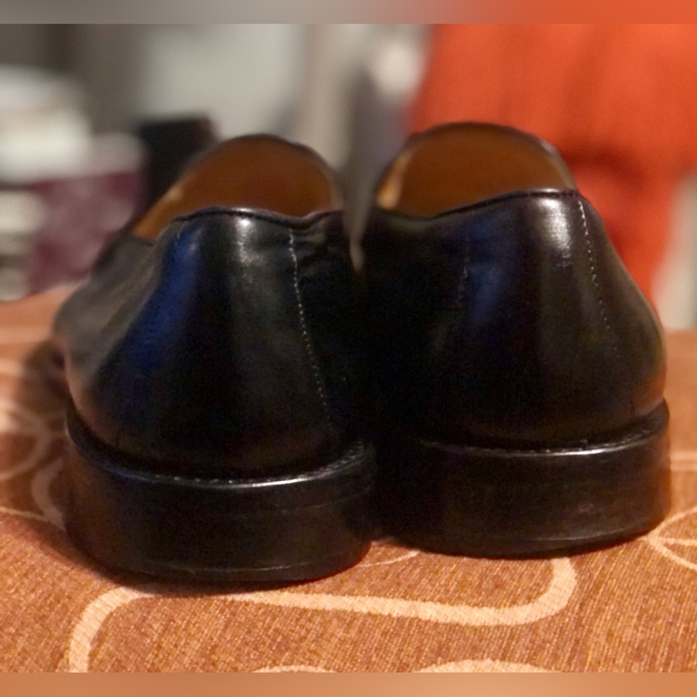 THE HAND CRAFTED WORLD OF VARDA Black Leather Loafers - Picture 5 of 8